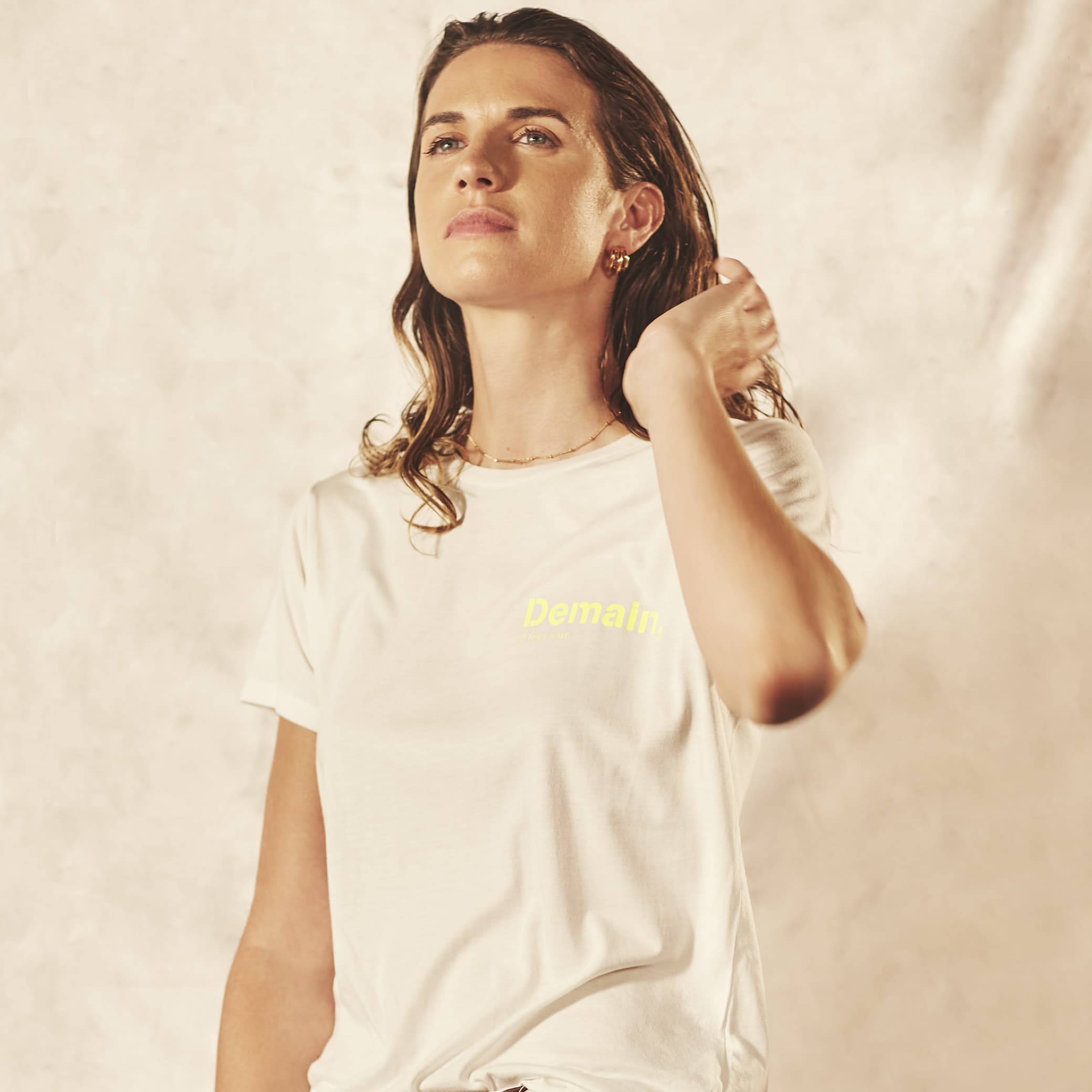 Demain, il fera jour. - White and Fluo T-shirt 'The Original Heart' for Her