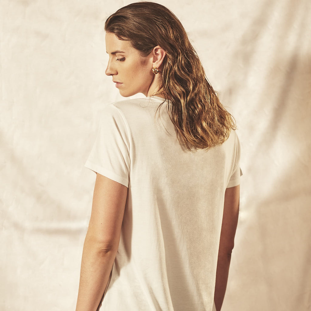 Demain, il fera jour. - White and Fluo T-shirt 'The Original Heart' for Her